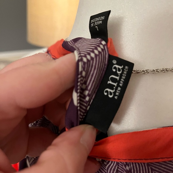 Beautiful Colorful size L butterfly sleeve blouse - Picture 7 of 8